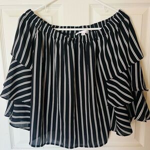 🖤BEAUTIFUL STRIPED TOP🖤